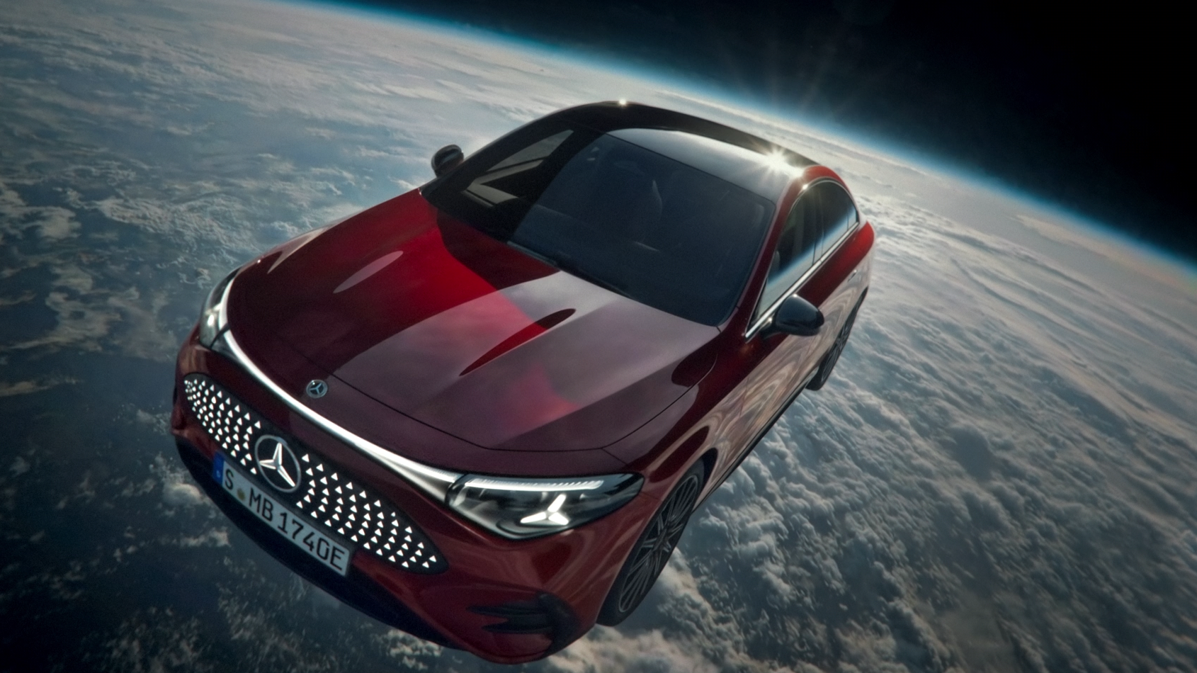 Mercedes: Satellite of Love — still 3
